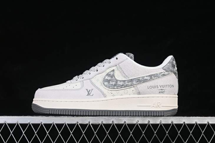 Picture of Air Force 1 _SKUfw22025074579333913fw